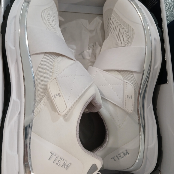 TIEM Slipstream women's white with silver cycling shoes, size 10.5 NEW - Picture 2 of 5